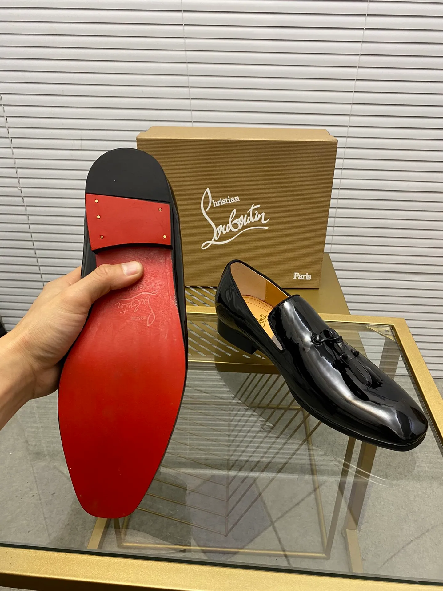 Made to order. Ex-factory price 500. christian louboutin (CL red sole shoes) counter series, casual sneakers for couples 📢 📢 📢 Exclusive hot style release 🎈🎈💪 Movable latex feet 👻 Finished outsole line [Proud] 😝Female 35-40# Male 38#-46, global supply😝 [Top version]: Original imported genuine leather upper, top original leather lining, original molded TPU outsole, original 1:1 detail processing, original shoe last,